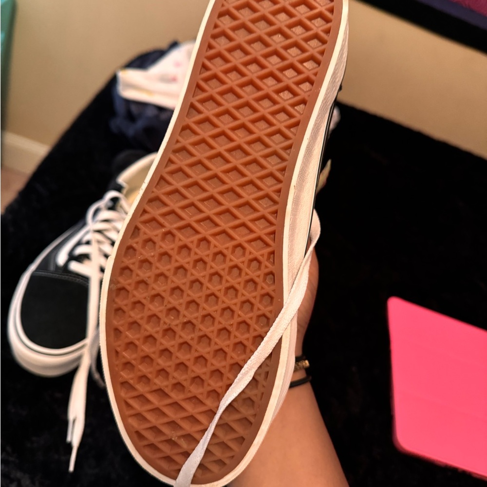 Platform vans - Picture 3 of 7